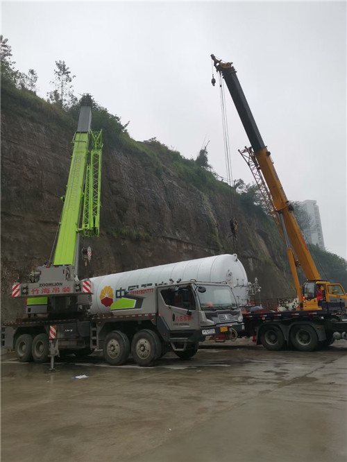 淮上区“不怕风雨冻”—— 吊车的 “恶劣环境适应” 技术